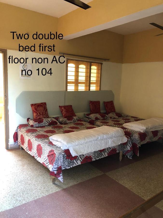 Rukmavati Guest House Mundra Bagian luar foto